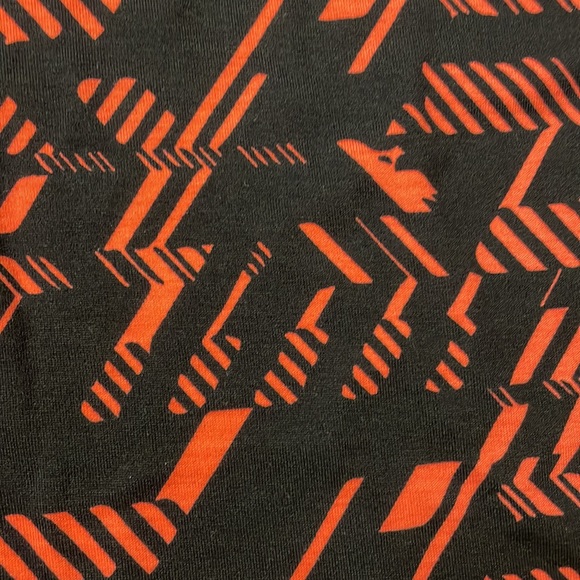 LulaRoe Randy tee - Picture 3 of 4